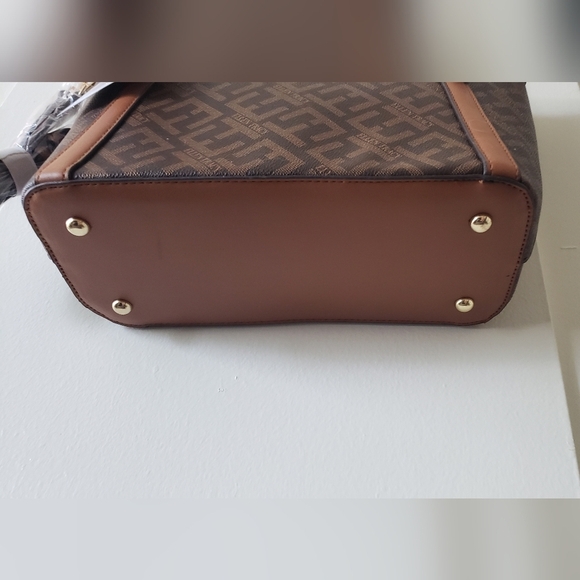 Ellen Tracy Brown Faux Leather Shopper Tote Satchel NWT - Picture 2 of 8